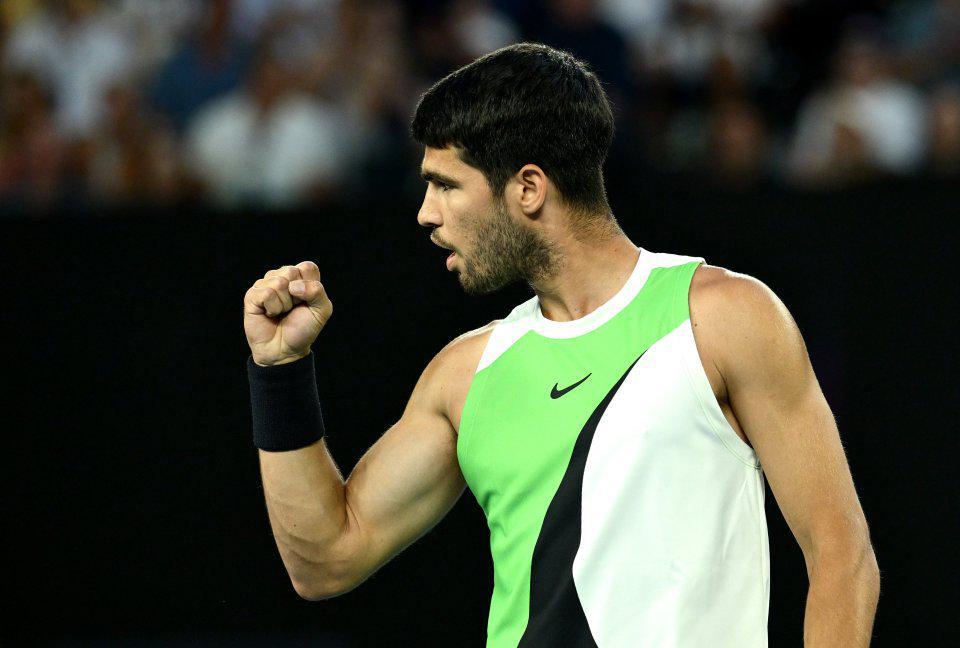 海星体育直播-解锁大满贯全四强！阿卡三盘横扫本土一哥，生涯首进澳网半决赛